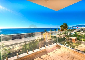 Стильная меблированная квартира с богатой инфраструктурой рядом с морем