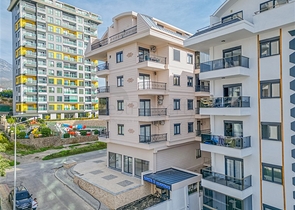 Современная меблированная квартира в новом комплексе в Махмутларе