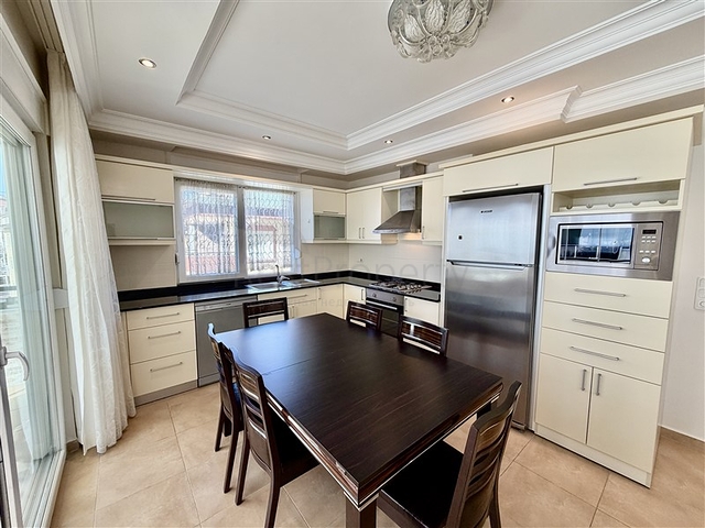 Пентхаус 3+1 рядом с морем и центром района Оба