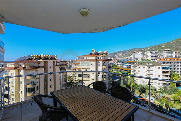 Квартира с просторной планировкой и качественной отделкой в районе Джикджилли