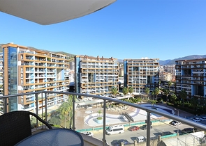 Квартира с просторной планировкой и качественной отделкой в районе Джикджилли