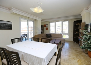 Квартира с просторной планировкой и качественной отделкой в районе Джикджилли