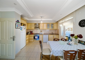 Просторная квартира 2+1 в престижной части района Клеопатра