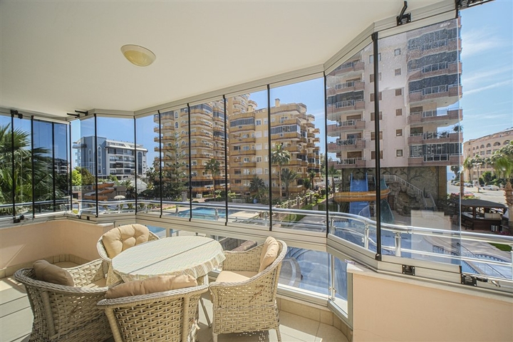 Просторная меблированная квартира 2+1 рядом с пляжем в районе Махмутлар