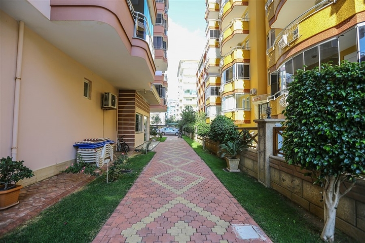 Просторная меблированная квартира 2+1 рядом с пляжем в районе Махмутлар