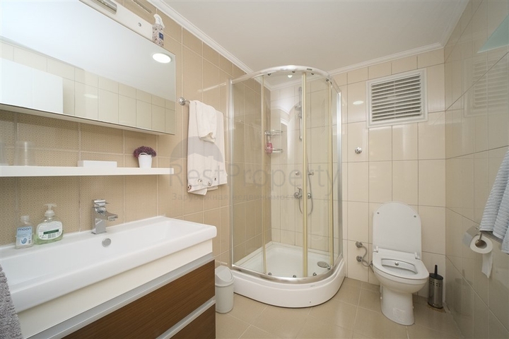 Просторная меблированная квартира 2+1 рядом с пляжем в районе Махмутлар