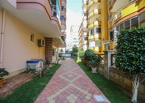 Просторная меблированная квартира 2+1 рядом с пляжем в районе Махмутлар