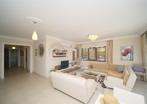 Просторная меблированная квартира 2+1 рядом с пляжем в районе Махмутлар