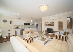 Просторная меблированная квартира 2+1 рядом с пляжем в районе Махмутлар