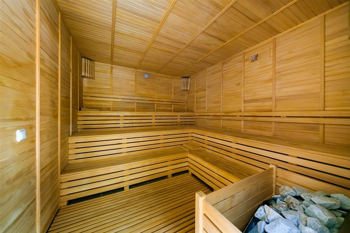 Просторная меблированная квартира 2+1 в районе Аланья центр