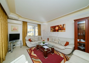 Просторная меблированная квартира 2+1 в районе Аланья центр