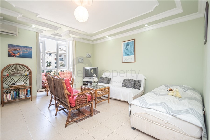 Светлая квартира 2+1 в шаге от моря в районе Тосмур