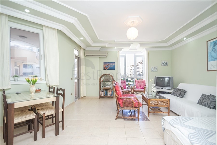 Светлая квартира 2+1 в шаге от моря в районе Тосмур