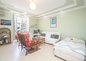 Светлая квартира 2+1 в шаге от моря в районе Тосмур