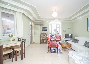 Светлая квартира 2+1 в шаге от моря в районе Тосмур