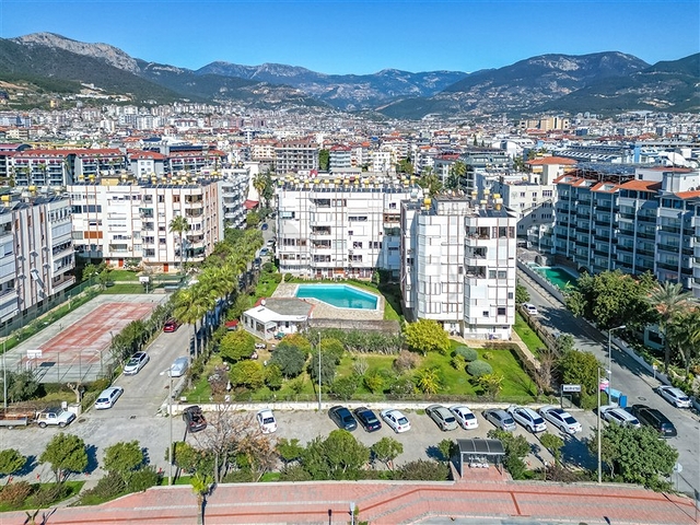 Просторная меблированная квартира в районе Оба