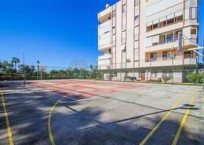 Просторная меблированная квартира в районе Оба