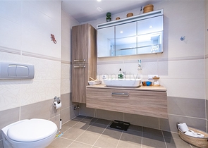 Просторная меблированная квартира в районе Оба