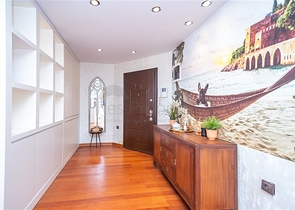 Просторная меблированная квартира в районе Оба