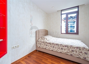 Просторная меблированная квартира в районе Оба