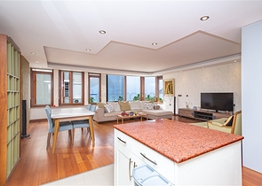 Просторная меблированная квартира в районе Оба