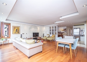 Просторная меблированная квартира в районе Оба