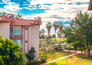 Просторная меблированная вилла всего в 50 м от моря в районе Паяллар / Аланья