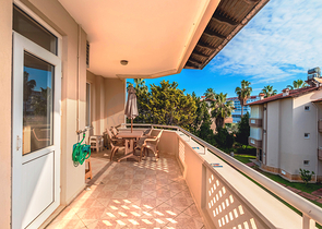 Просторная меблированная вилла всего в 50 м от моря в районе Паяллар / Аланья