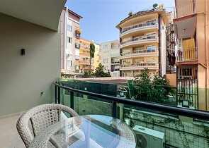 Двухкомнатная квартира с современным оснащением в центре Аланьи