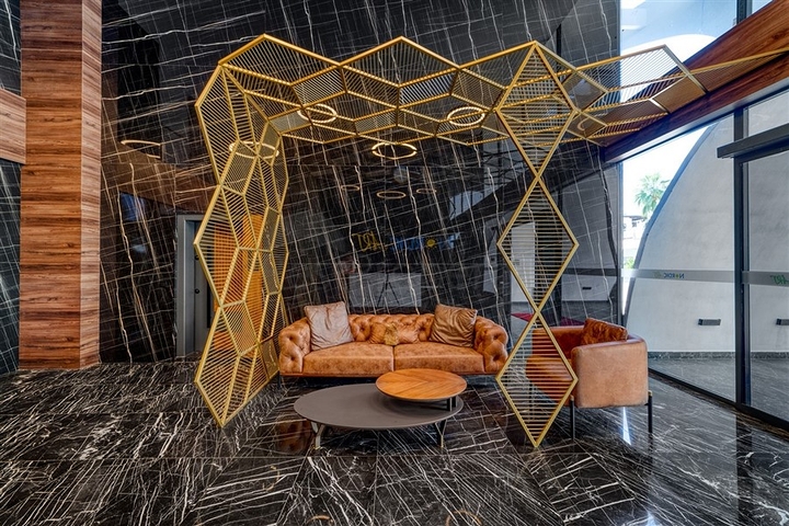 Трёхкомнатный пентхаус с террасой и развитой инфраструктурой в районе Каргыджак