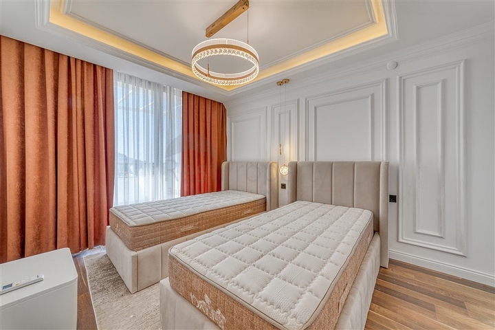 Трёхкомнатный пентхаус с террасой и развитой инфраструктурой в районе Каргыджак