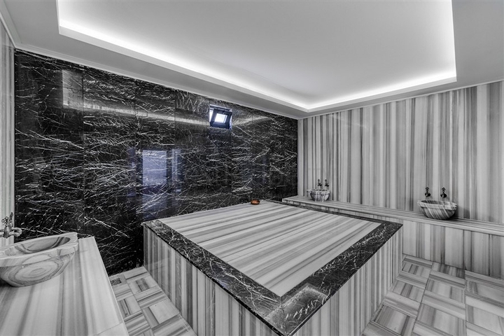 Трёхкомнатный пентхаус с террасой и развитой инфраструктурой в районе Каргыджак