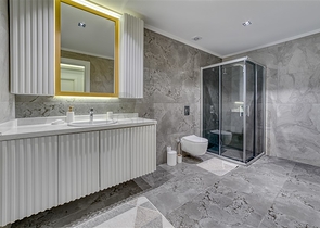 Трёхкомнатный пентхаус с террасой и развитой инфраструктурой в районе Каргыджак