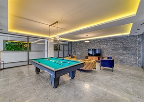 Трёхкомнатный пентхаус с террасой и развитой инфраструктурой в районе Каргыджак