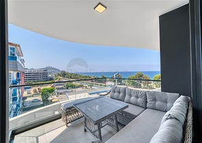 Трёхкомнатный пентхаус с террасой и развитой инфраструктурой в районе Каргыджак