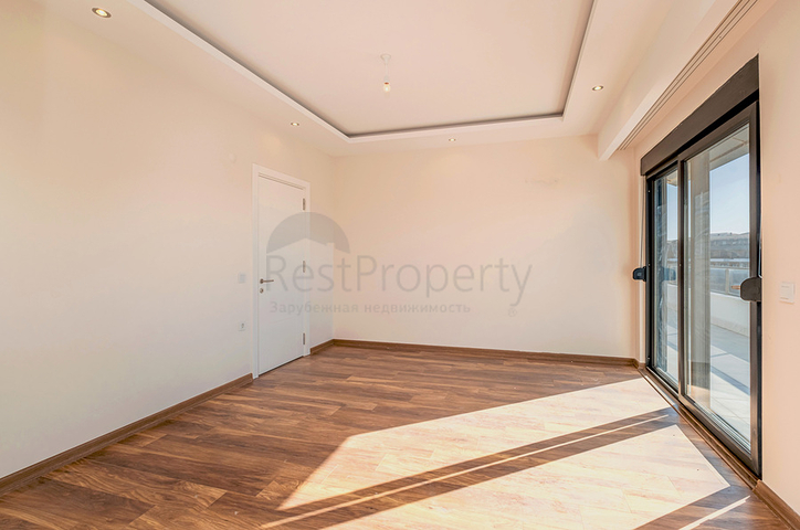 Пентхаус 6+1 с террасами в районе Оба