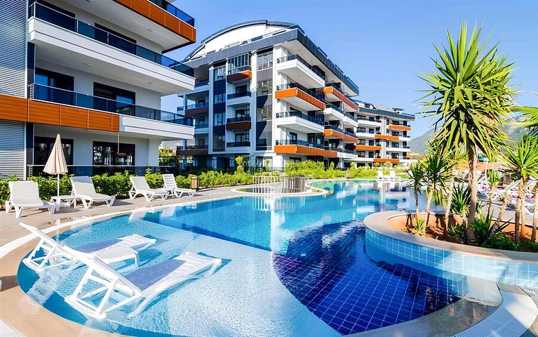 Пентхаус 6+1 с террасами в районе Оба