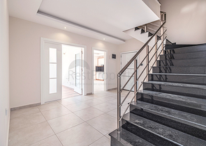 Пентхаус 6+1 с террасами в районе Оба