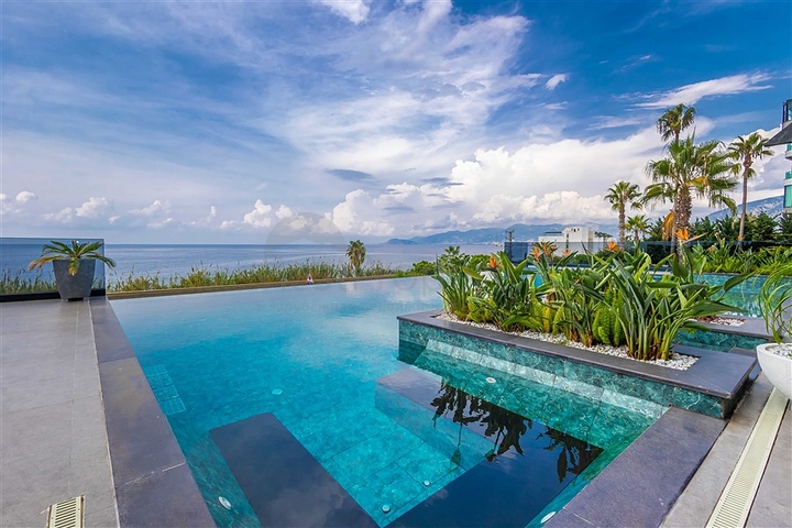 Пятикомнатная квартира 4+1 с террасой и расширенной инфраструктурой в районе Каргыджак