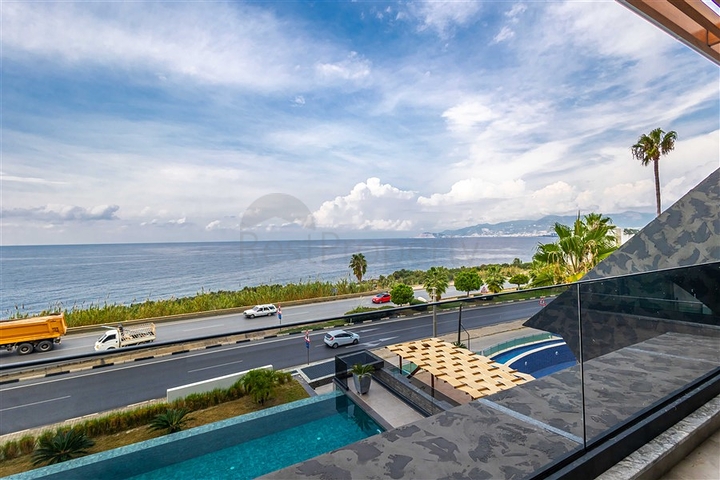 Пятикомнатная квартира 4+1 с террасой и расширенной инфраструктурой в районе Каргыджак