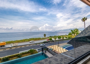 Пятикомнатная квартира 4+1 с террасой и расширенной инфраструктурой в районе Каргыджак