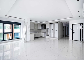 Пятикомнатная квартира 4+1 с террасой и расширенной инфраструктурой в районе Каргыджак