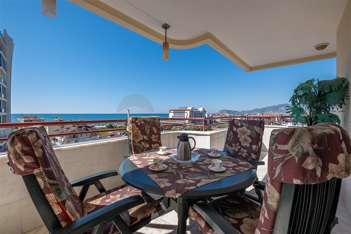 Двухкомнатная квартира с удобной планировкой в районе Махмутлар