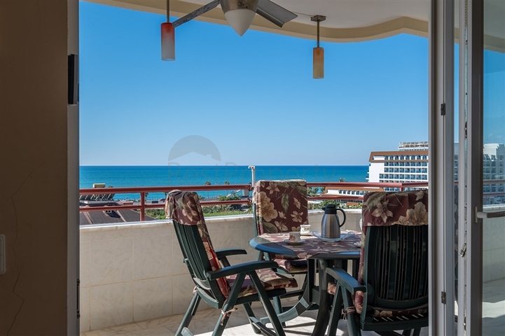 Двухкомнатная квартира с удобной планировкой в районе Махмутлар