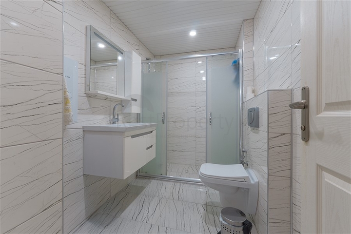 Трёхкомнатная квартира 2+1 с мебелью в центре района Махмутлар