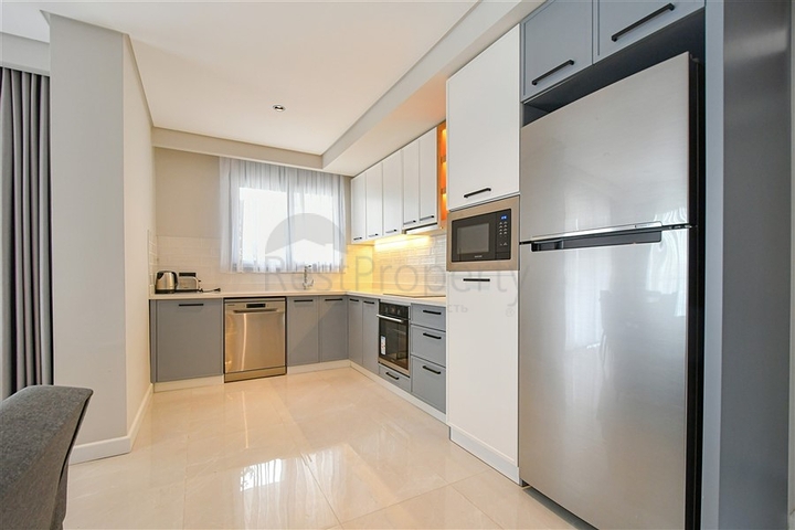 Четырёхкомнатный пентхаус 3+1 с террасой в районе Оба