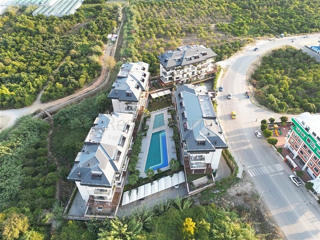 Четырёхкомнатный пентхаус 3+1 с террасой в районе Оба