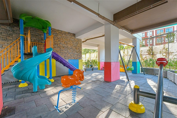 Четырёхкомнатный пентхаус 3+1 с террасой в районе Оба