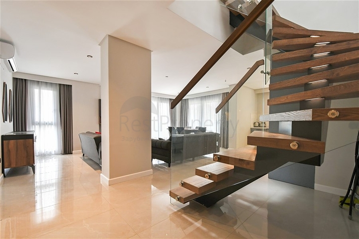 Четырёхкомнатный пентхаус 3+1 с террасой в районе Оба