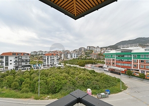 Четырёхкомнатный пентхаус 3+1 с террасой в районе Оба